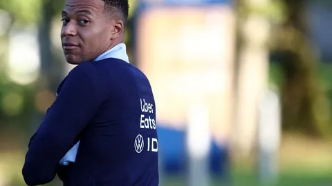 独行侠险胜公牛，浓眉高效发挥显神威