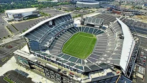 “若台海冲突升级，解放军击沉美航母，美或将导弹对准中国”